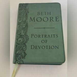 Beth Moore Portraits of Devotion Book